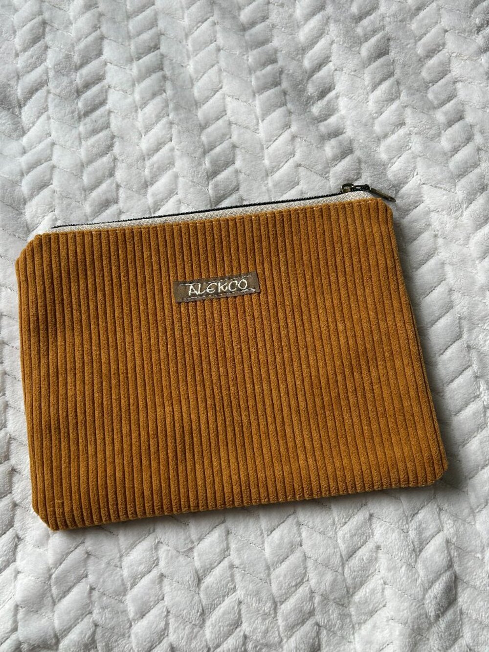 Pochette cotele jaune moutarde/ Alekco